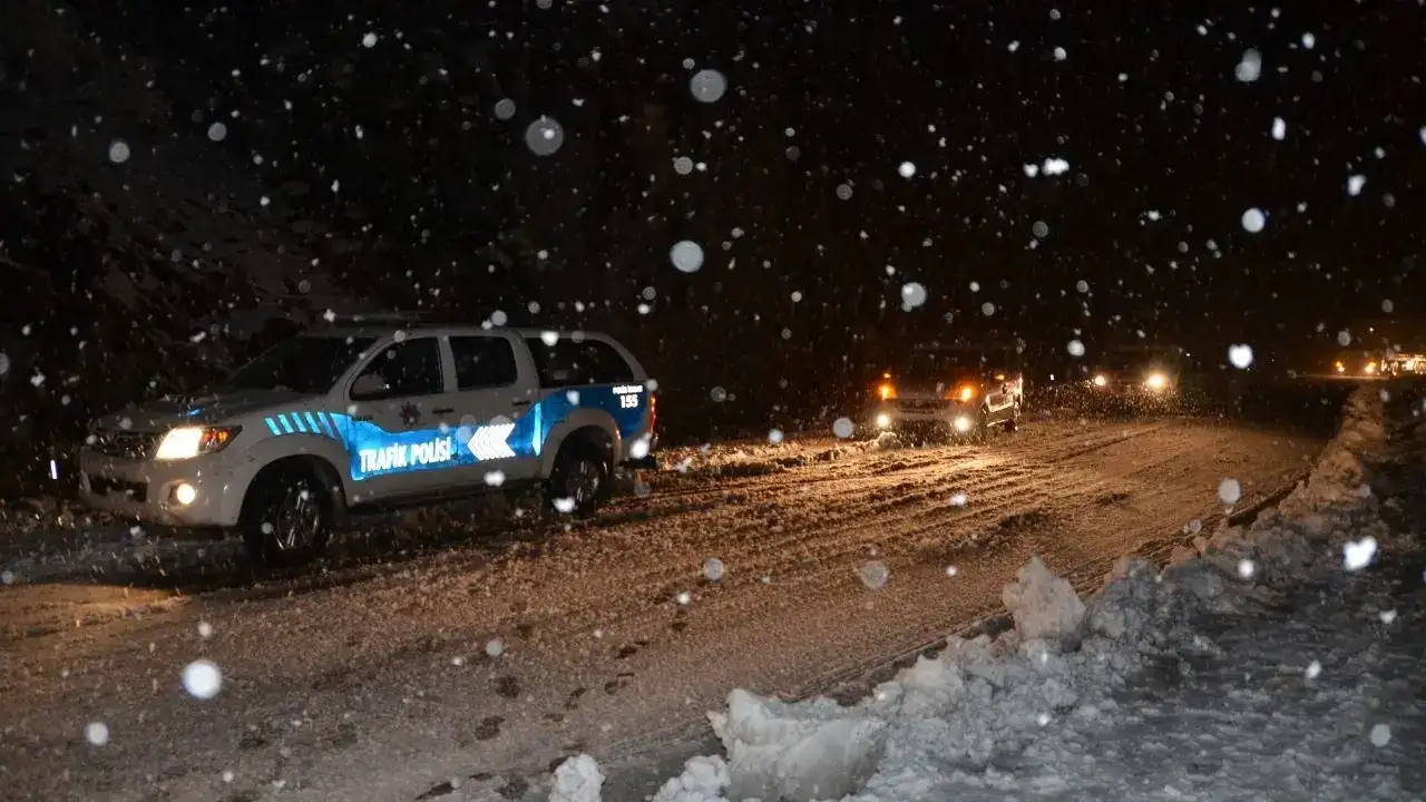 Antalya–Konya Yolunda Kar Alarmı: Alacabel Beyaza Büründü! 5